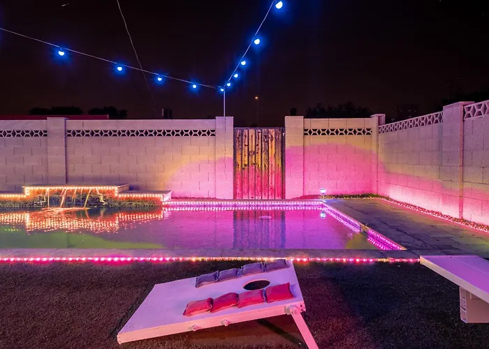 Poolside Nights & Neon Vibes! Escape Holiday home Scottsdale