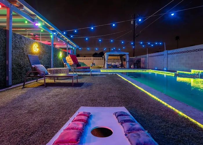Poolside Nights & Neon Vibes! Escape Scottsdale