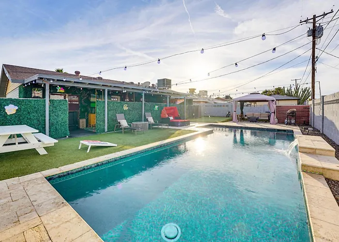 Poolside Nights & Neon Vibes! Escape *